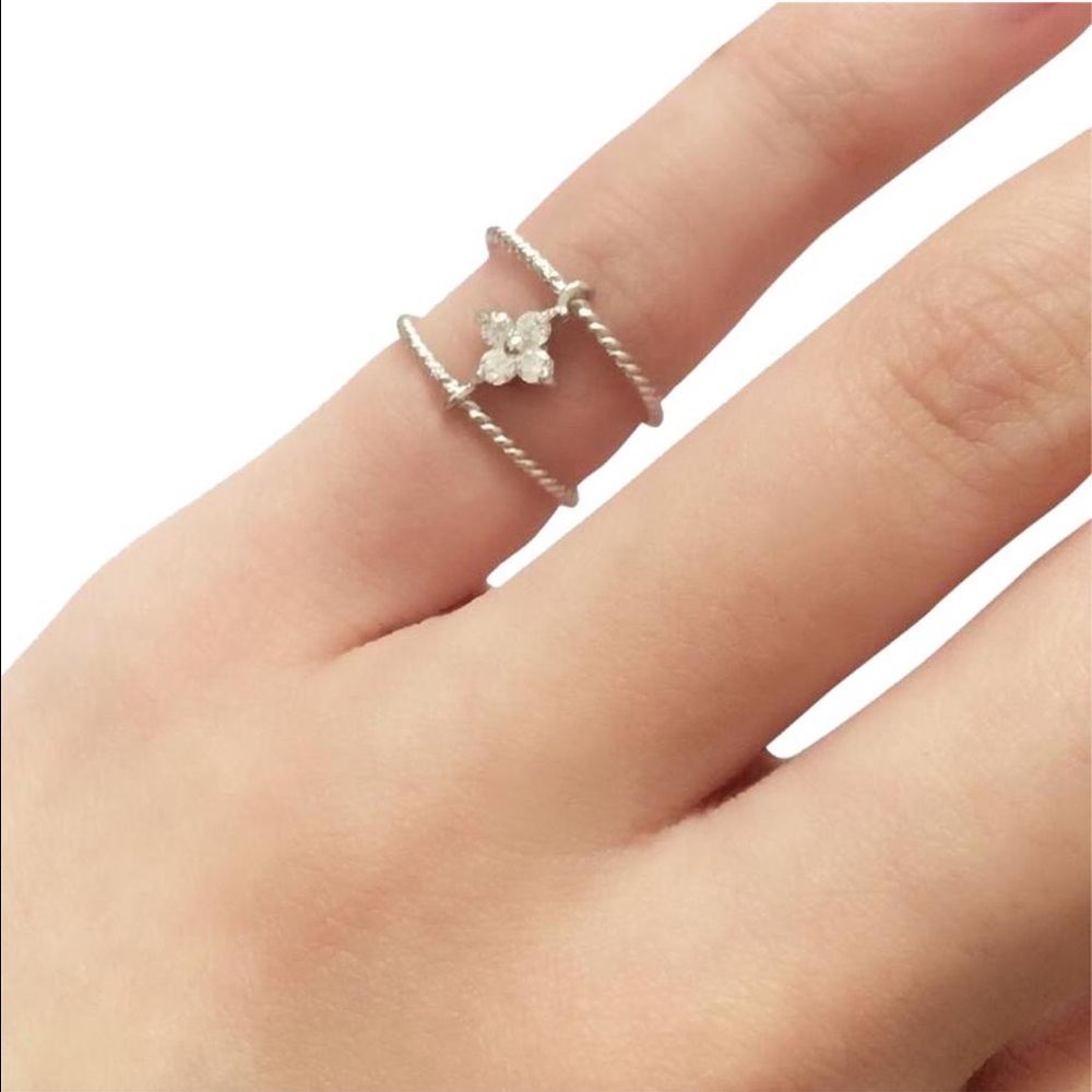 Rhodium silver clover ring